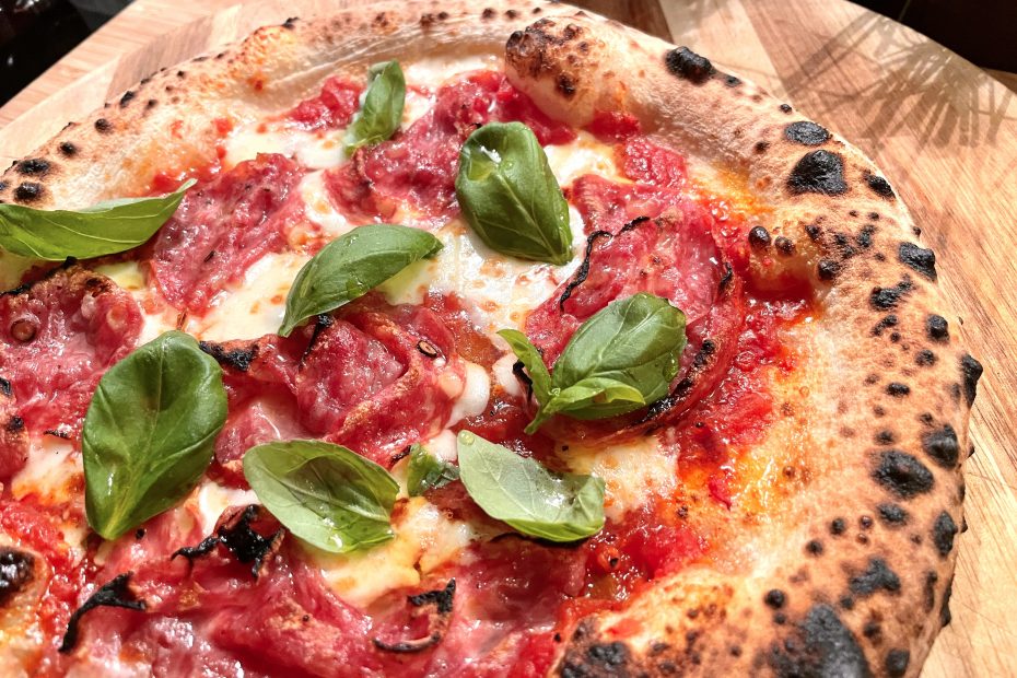 Pizza med salami piccante Steike god mat