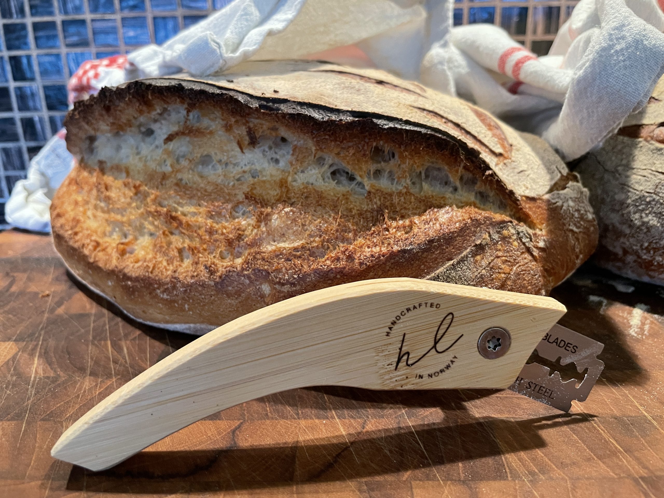 Kniv til snitting av brød – Steike god mat