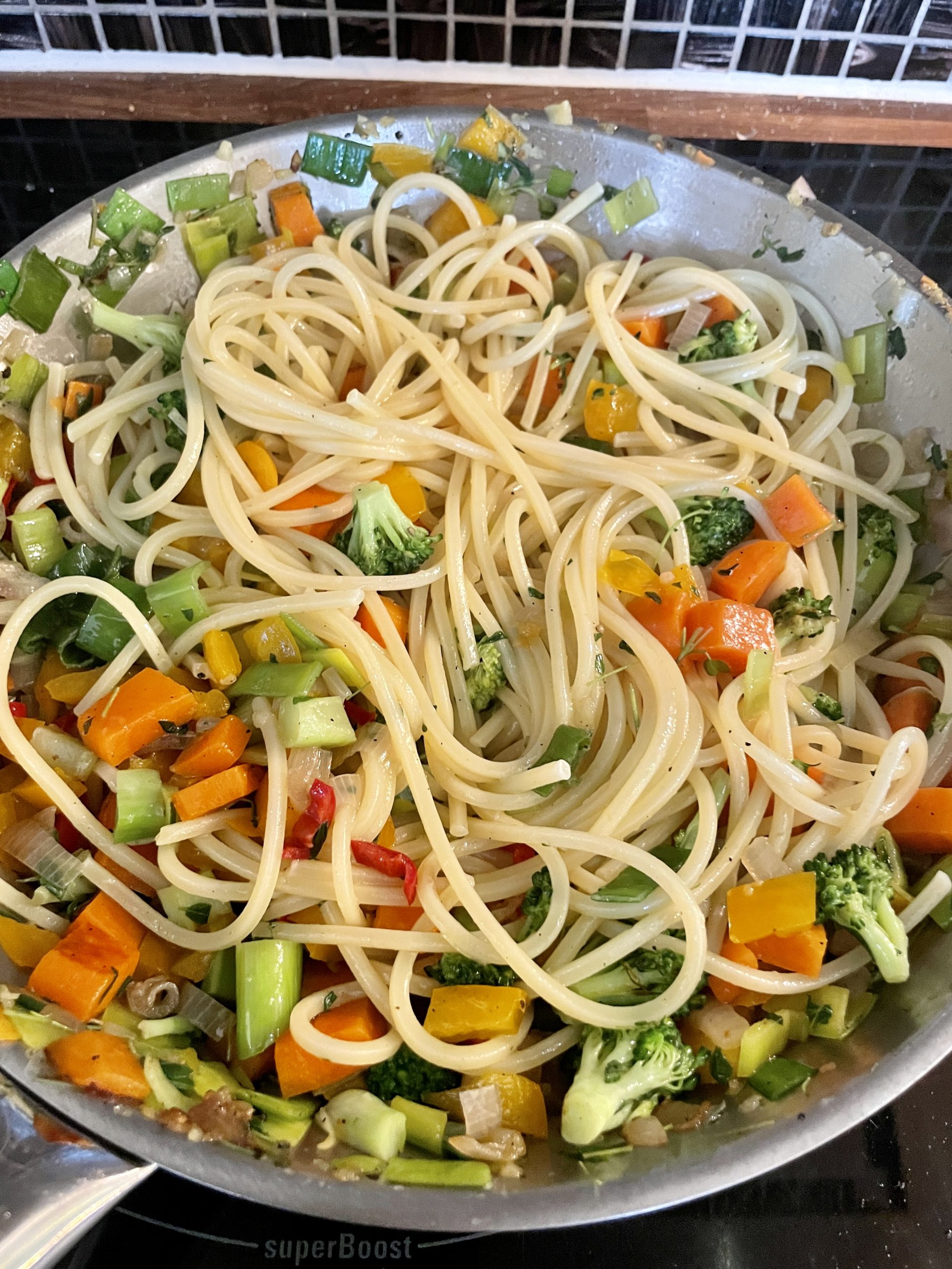 Spaghetti vegetar med pesto