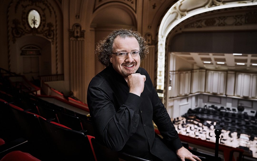 Stéphane Denève begins tenure as Music Director of the St. Louis Symphony Orchestra