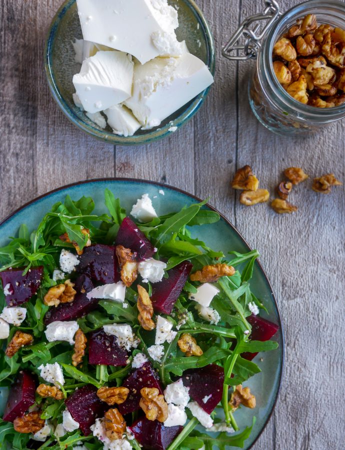 RØDBETESALAT MED FETA