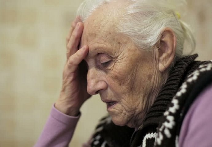 DOKAZ DA SE SVE U ŽIVOTU VRAĆA: Odbacili su bolesnu majku a ovako im se vratilo! DOKAZ DA SE SVE U ŽIVOTU VRAĆA: Odbacili su bolesnu majku a ovako im se vratilo!