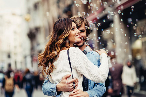 Sudbinska ljubav spaja ove znakove do kraja života Sudbinska ljubav spaja ove znakove do kraja života