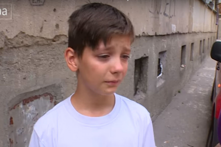 Dječak iz Zenice: Nisam jeo ni juče, ni prekjuče, otac mi je umro, a mama teško bolesna! Dječak iz Zenice: Nisam jeo ni juče, ni prekjuče, otac mi je umro, a mama teško bolesna!