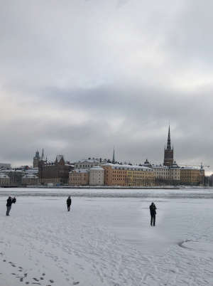 Cosa fare a Stoccolma gratis: camminare sui laghi ghiacciati a Stoccolma