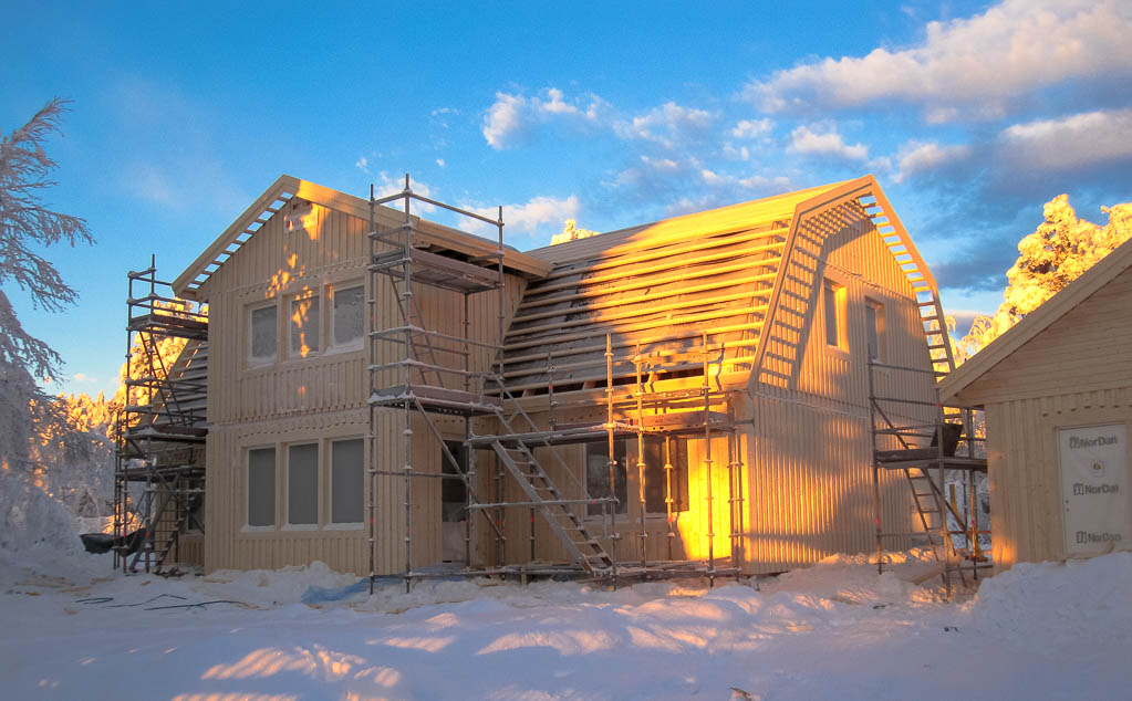 Tvåplanshus med brutet tak till Kiruna - Stomresta hus
