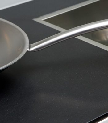 Jet Black 3100 Caesarstone composiet keukenblad €259,- p/m
