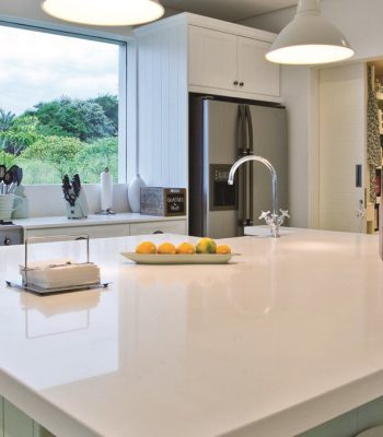 Pure White Extra 1141 Caesarstone composiet keukenblad €299,- p/m