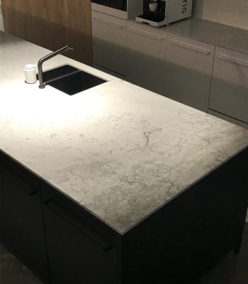 Venatino alabaster white