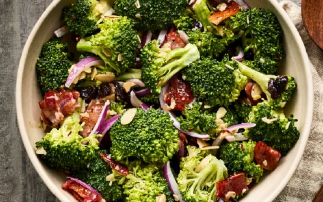 Sund hjemmelavet Broccolisalat