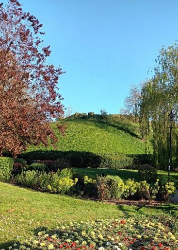 Castle Mound distance