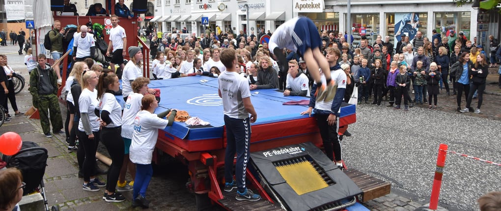 Street Gymnastics with "Spring Mod Nord" by truck to DGI´s Sport Festival.