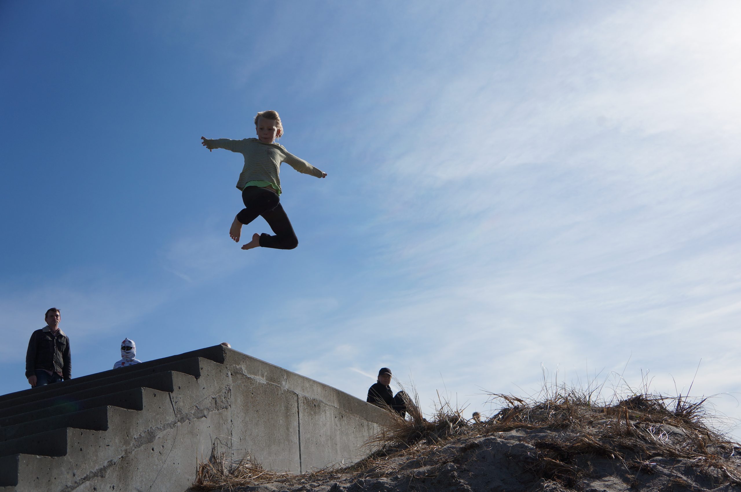 Parkour for børn, parkour spring og hop, parkour børn ved Amager strand