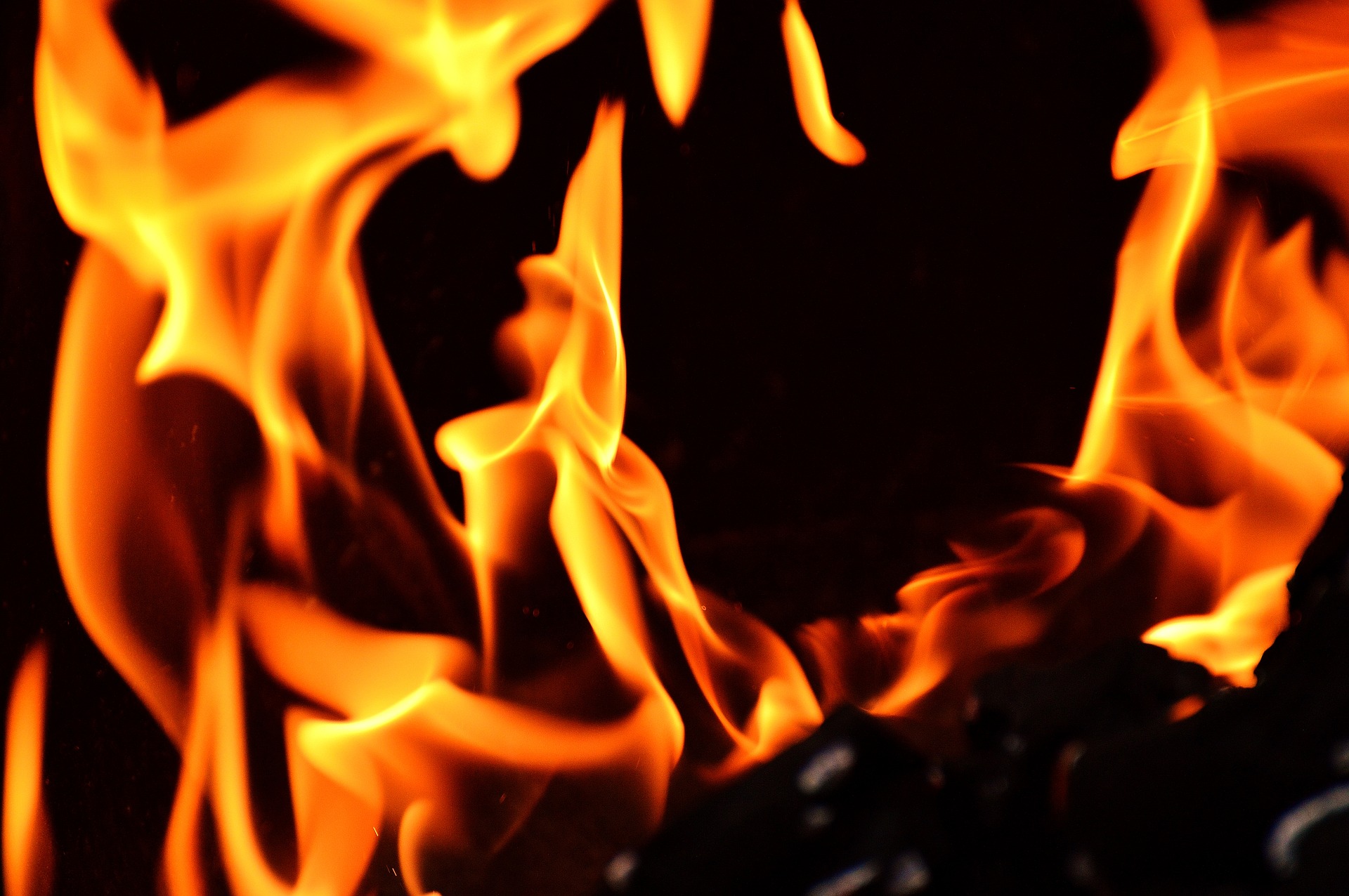 fire-2204171_1920