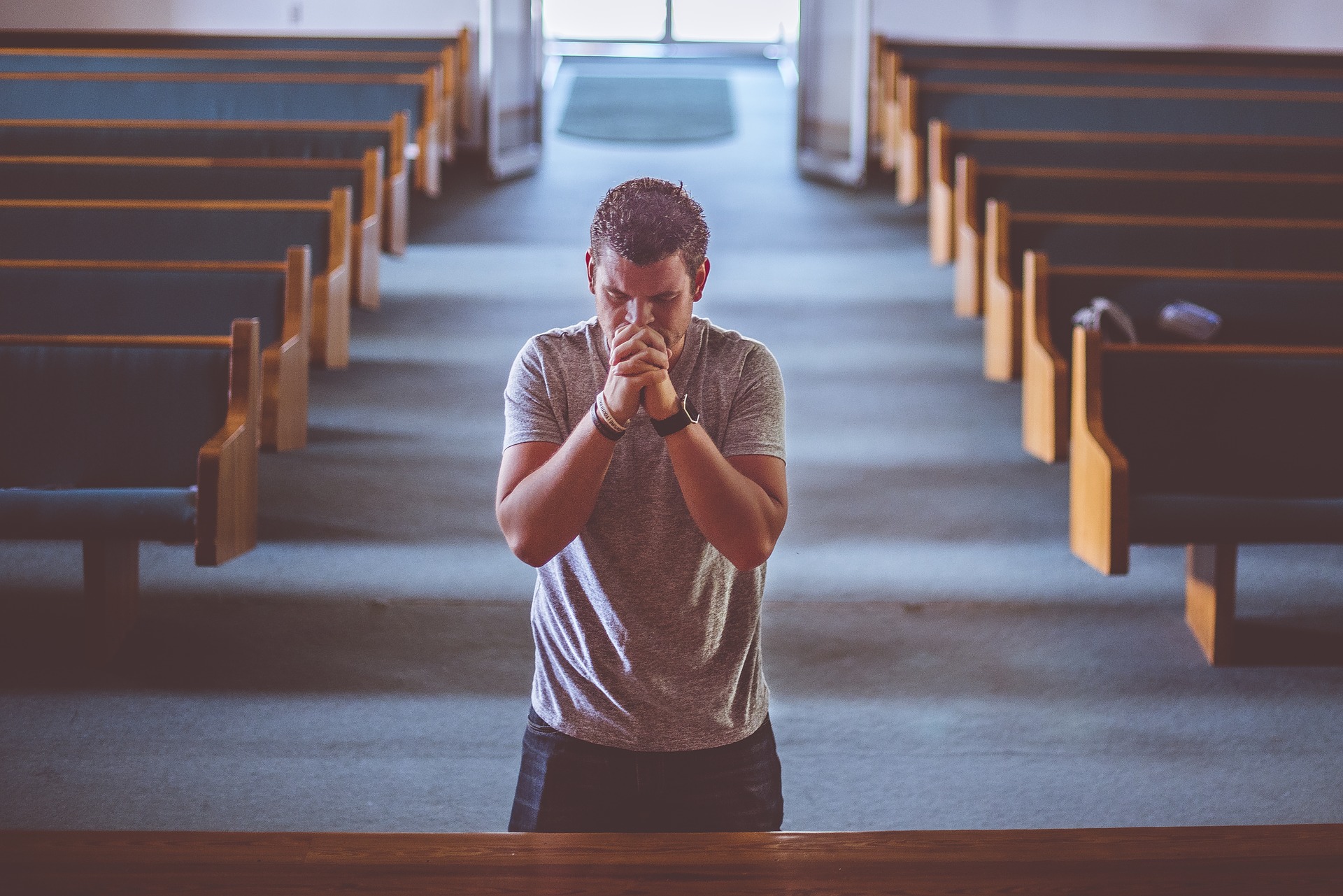 praying-2179326_1920