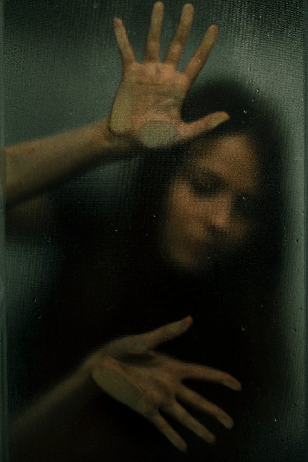 trapped-6008738_1920