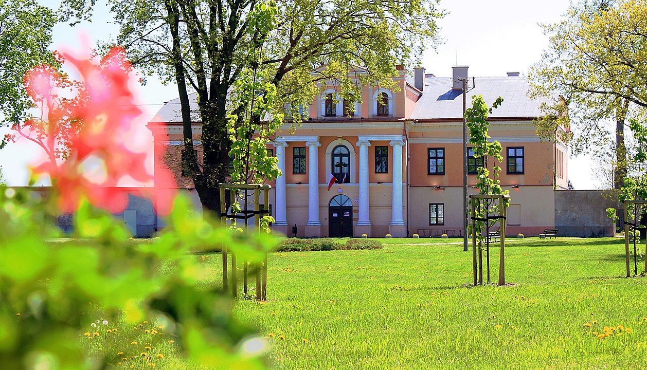 1258px-Złoczew_palac