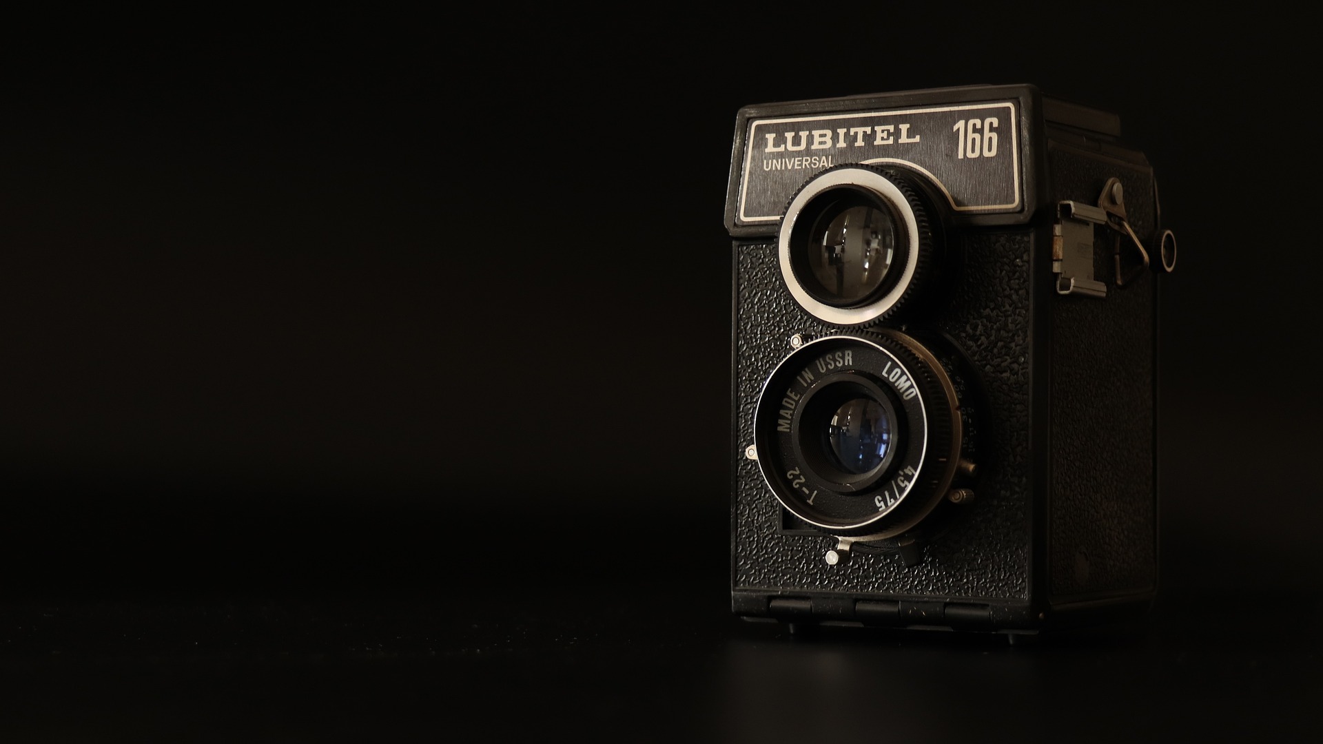 camera-3985711_1920