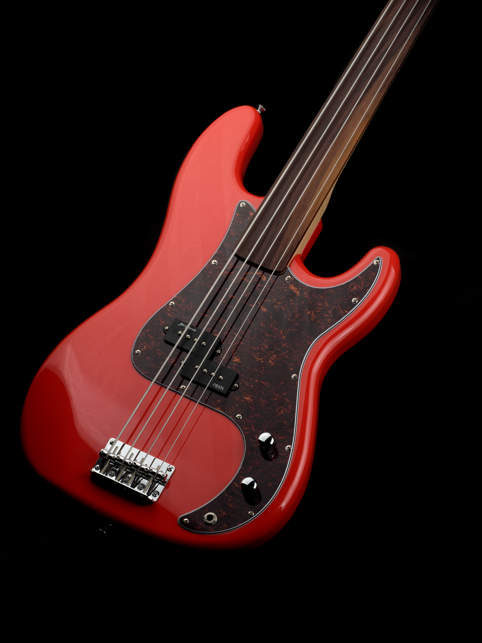 Revelation RPB-65 Dakota Red Basgitaar precision style