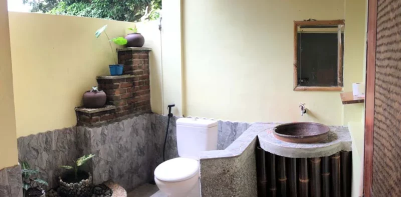 toilet with view to the jungle