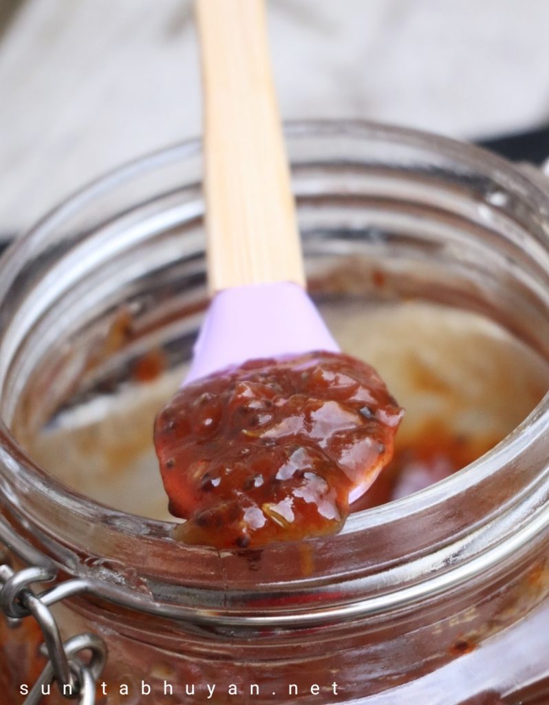 Hot and sweet gooseberry chutney