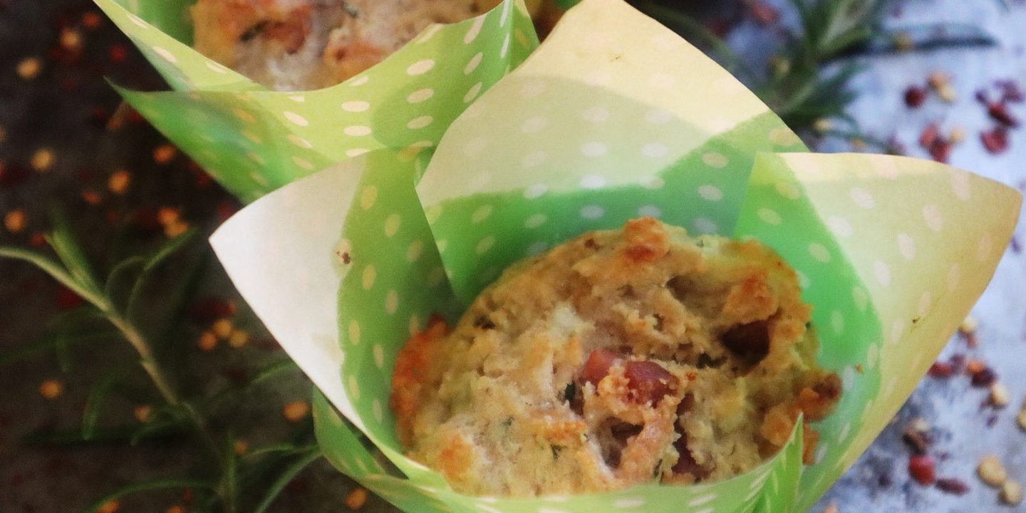 Bacon, rosemary and cheese muffins