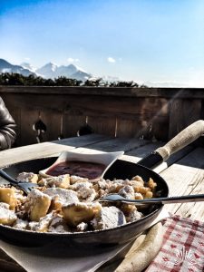 Kaiserschmarren aus der Pfanne Rosialm