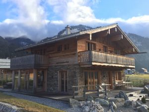 sunnylifemoments_chalet_grand_flueh_urlaub_österreich_wellness_entspannung_whirlpool_bergpanorama_entspannung