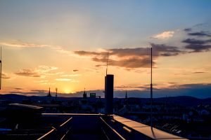 sunnylifemoments_wien_ritz_carlton_ritzcarlton_rooftop_bar_atmosphere_garden_motivation_ausblick