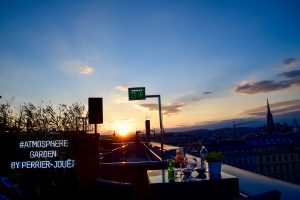 sunnylifemoments_wien_ritz_carlton_ritzcarlton_rooftop_bar_atmosphere_garden_motivation_sunset_23