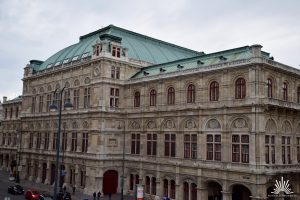 Gründes Dach der Oper