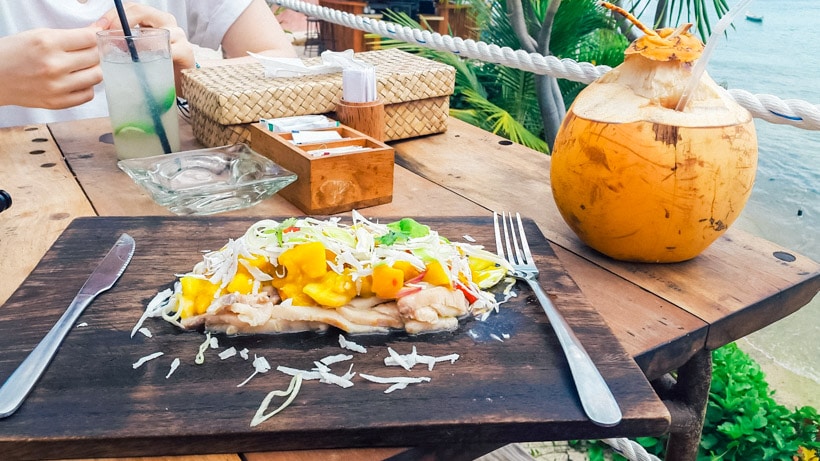 Lunch Le Pirate Beach Club Nusa Ceningan, Bali