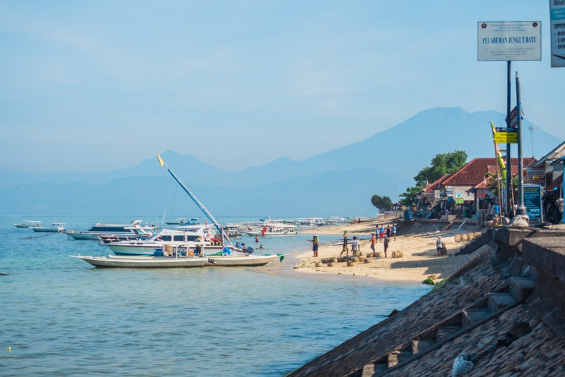 Where to stay on Nusa Lembongan - Early morning at Jungut Batu Beach