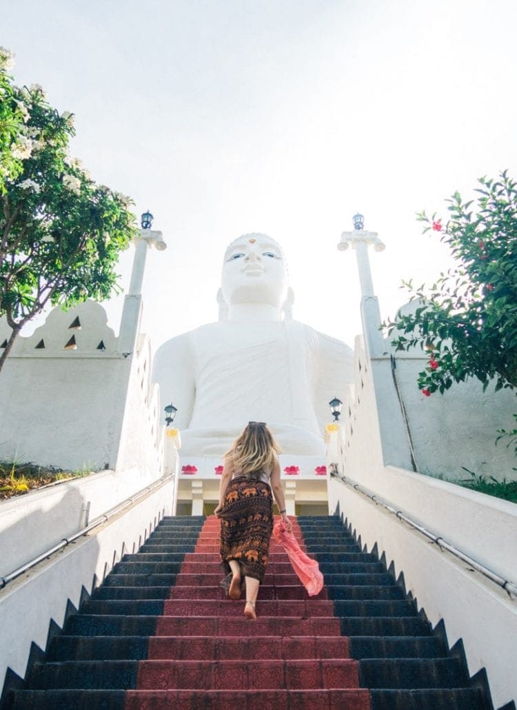 A quick guide to what to do in Kandy - Bahiravokanda Vihara Buddha Statue