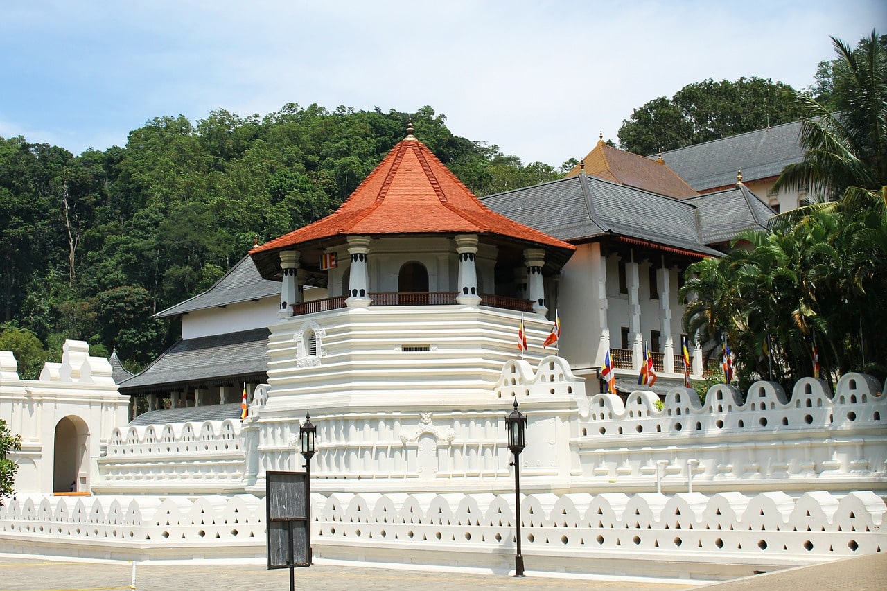 A quick guide to what to do in Kandy - The temple of the sacred tooth relic