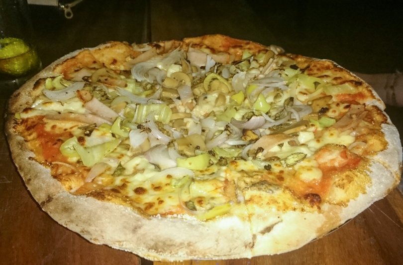 The best Arugam restaurants and hotels - Food Nest pizza restaurant