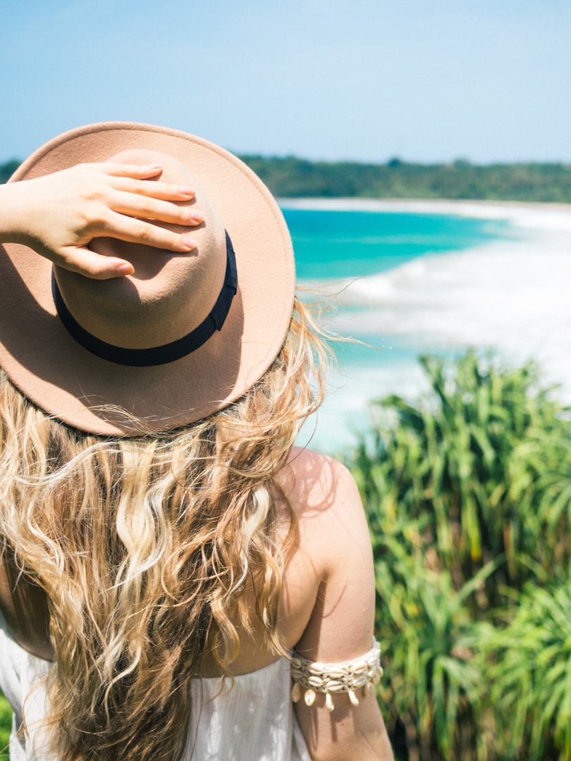 Talalla Beach, Sri Lanka - Bohemian girl