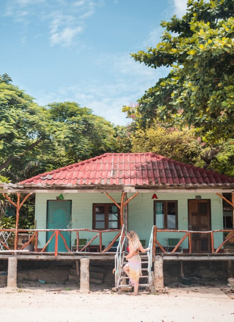 Koh Samet, Thailand - Apache beach bungalows