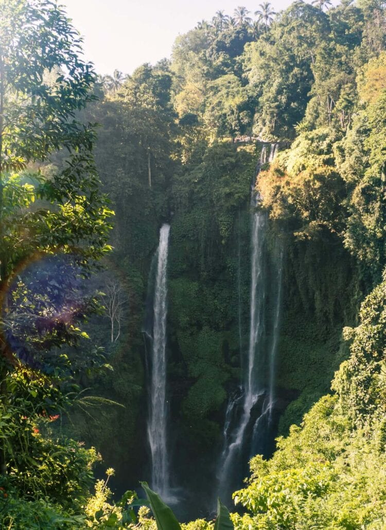 Air Terjun Sekumpul - The most beautiful waterfall in Bali. Book a tour guide or drive there by yourself - Here's how!