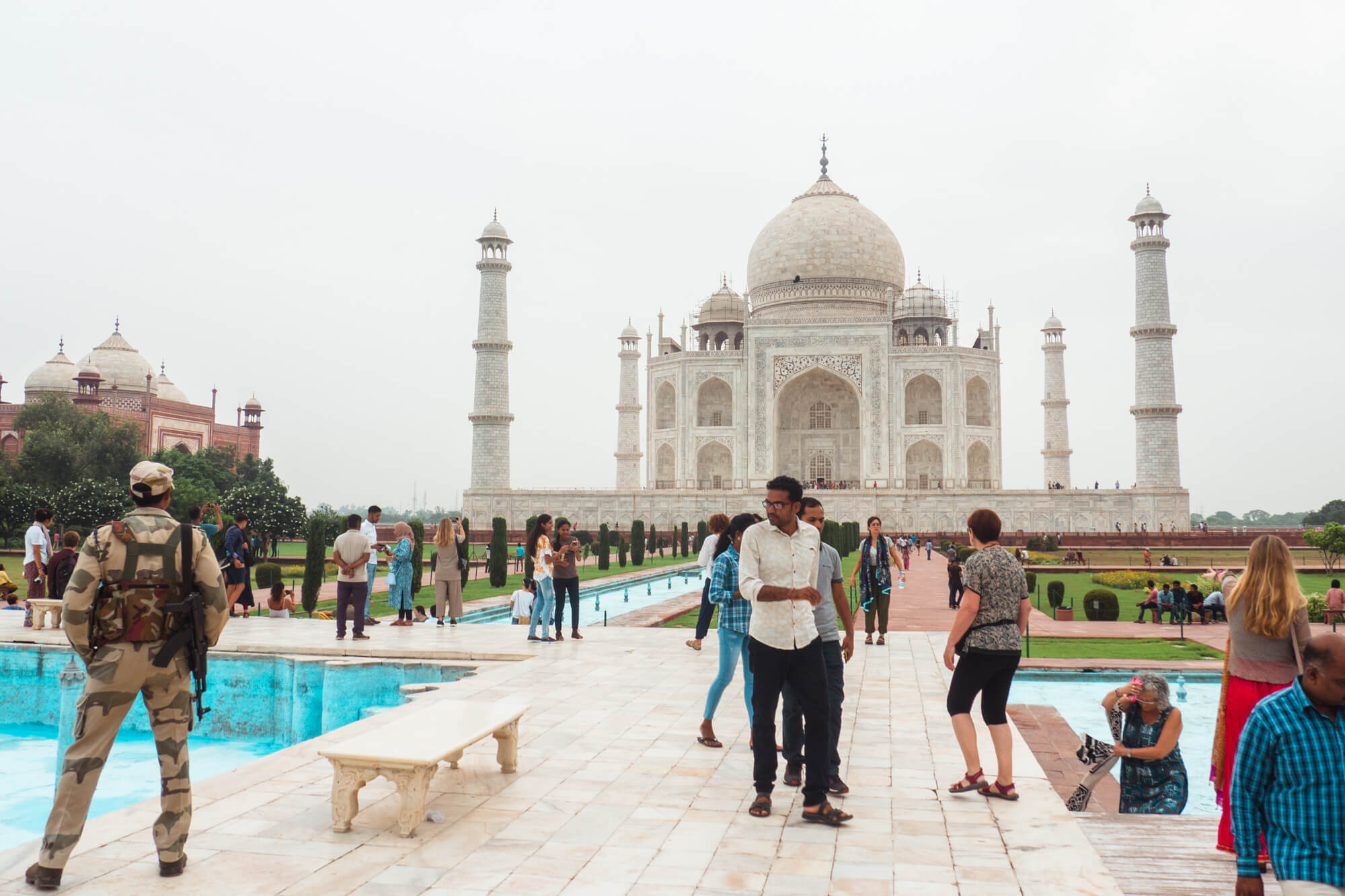 Taj Mahal photography tips - How to beat the crowds