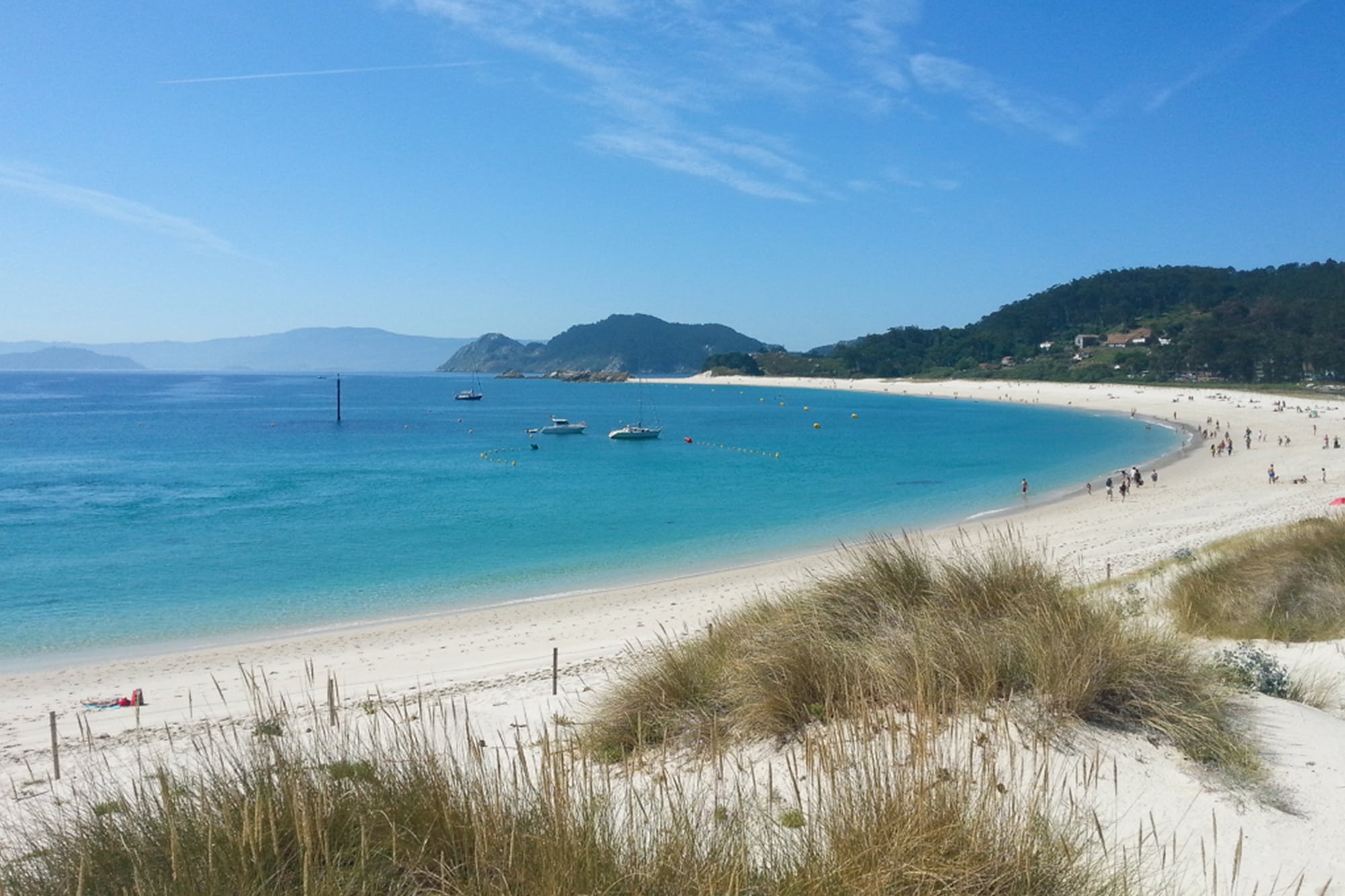 16 female travel bloggers reveal their favorite lesser-known islands - Why you should add Cies Island in northern Spain to you bucket list #cies #spain