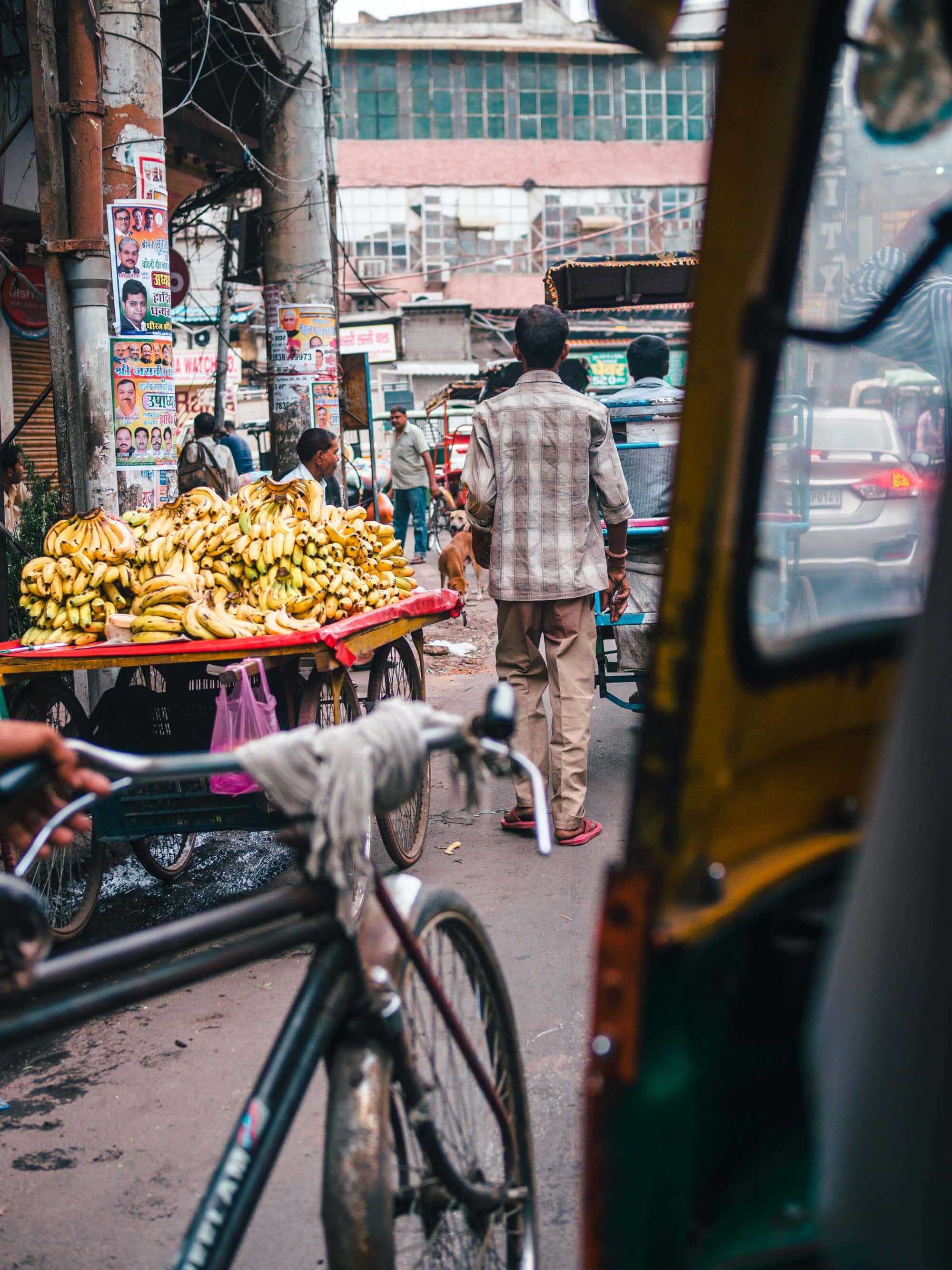 A first timer's guide to Delhi, India - Crazy traffic of Old Delhi