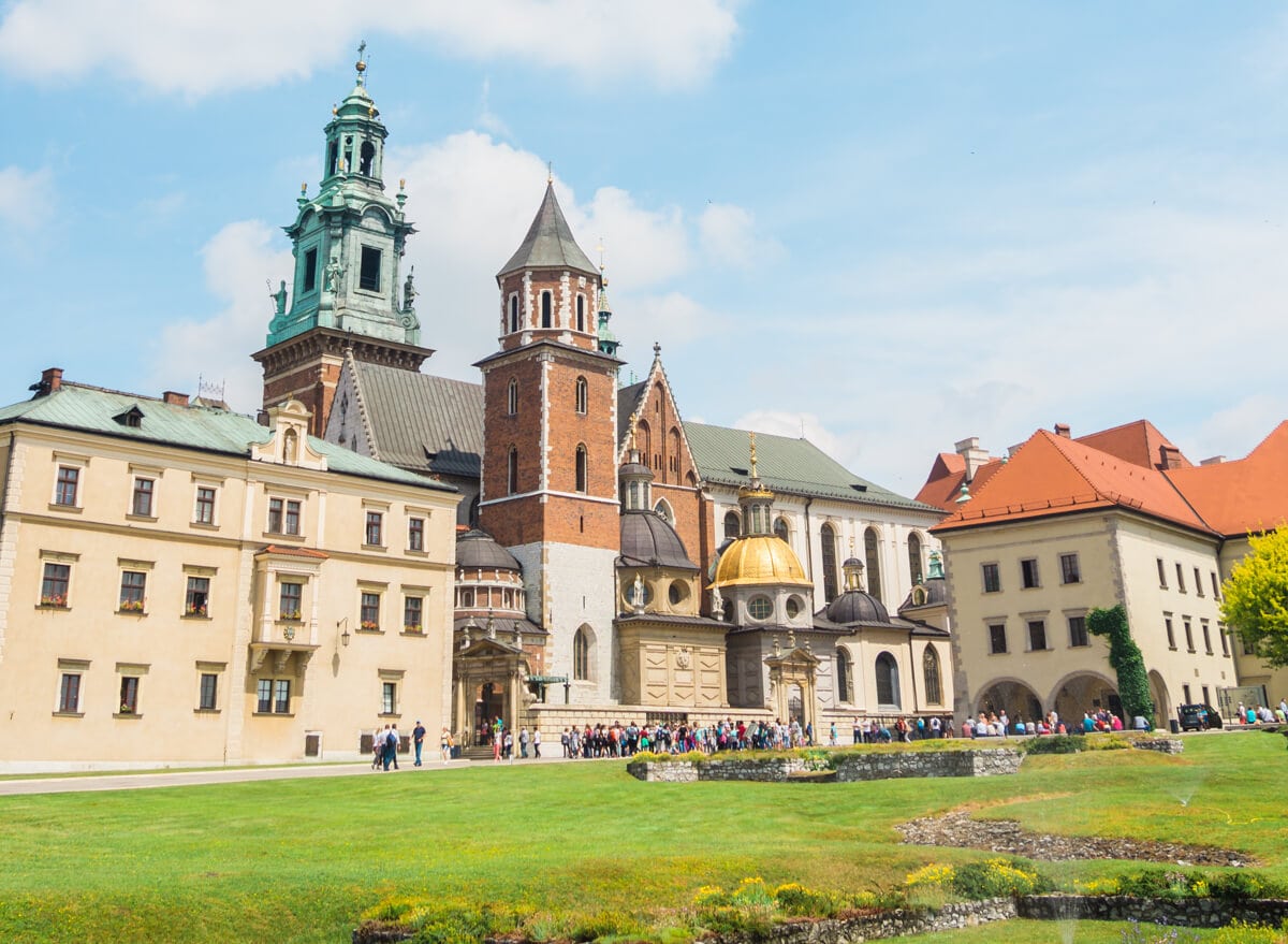 12 of the most beautiful castle in Poland you should add to your bucket list - Wawel Royal Castle & Cathedral Kraków