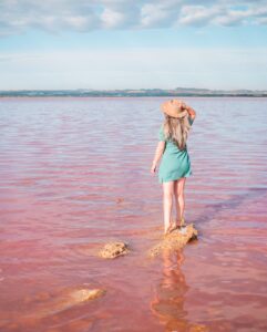 Laguna Salada de Torrevieja - A pink salt lake in Torrevieja, Spain #bucketlist #travelinspo #spain #torrevieja #pinklake