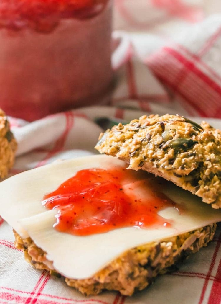 These super tasty high-protein breakfast rolls/scones are easy and quick to make