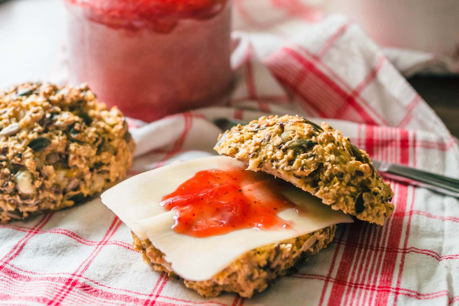 These super tasty high-protein breakfast rolls/scones are easy and quick to make