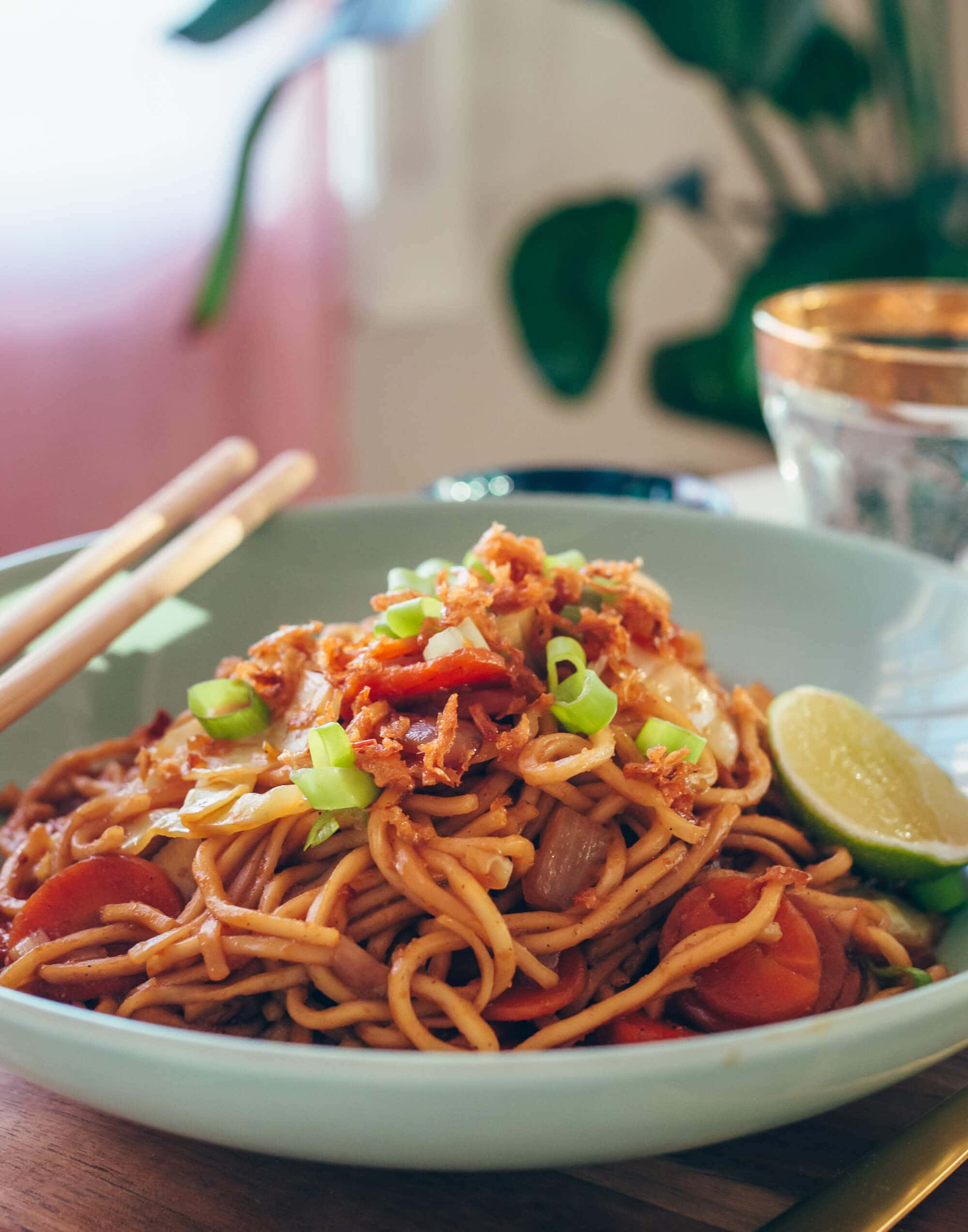 Delicious Indonesian Mie Goreng: Easy fried noodles