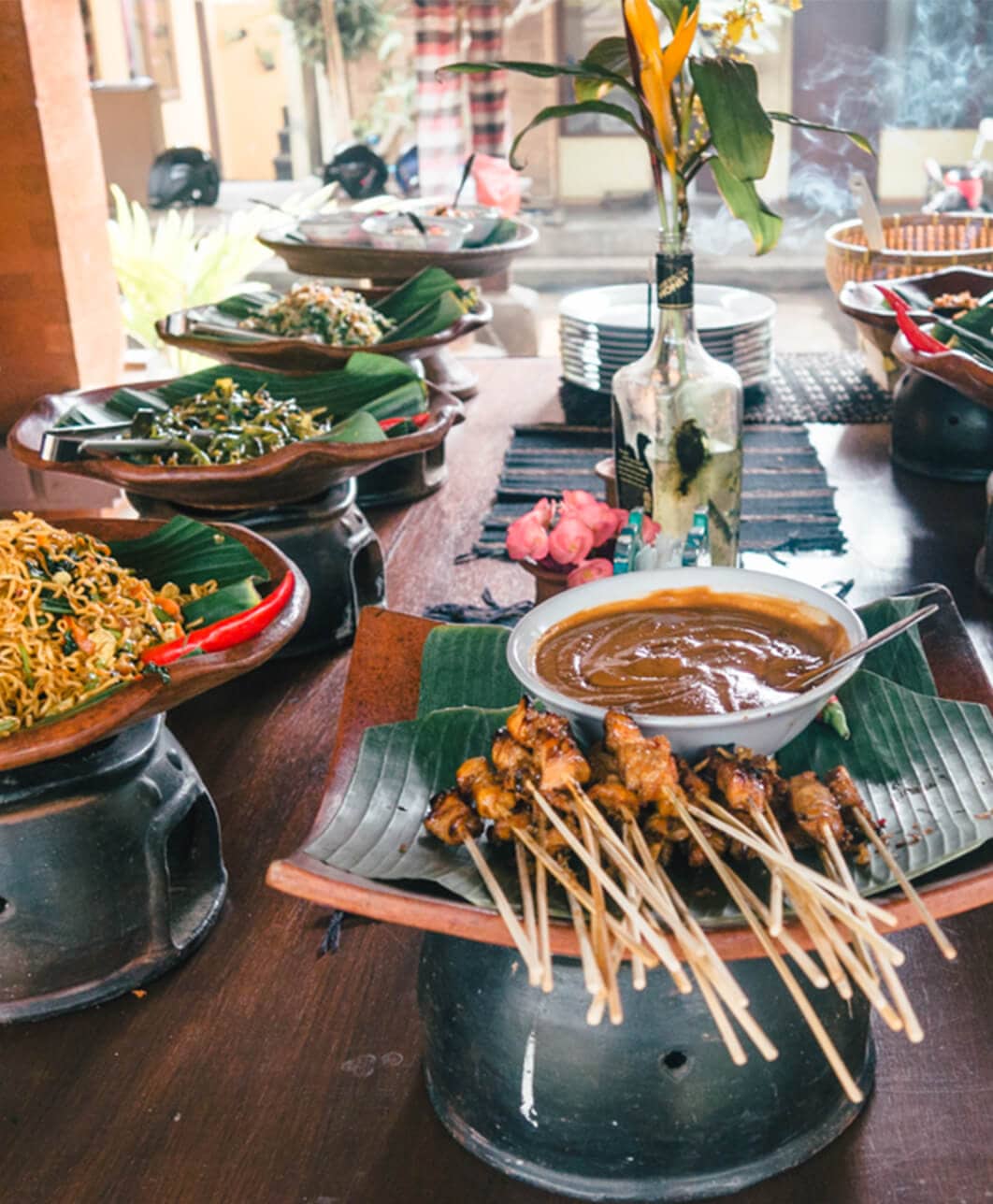 Travel bloggers reveal their favorite experiences in the world - Bike tour and lunch in a traditional Balinese family compound