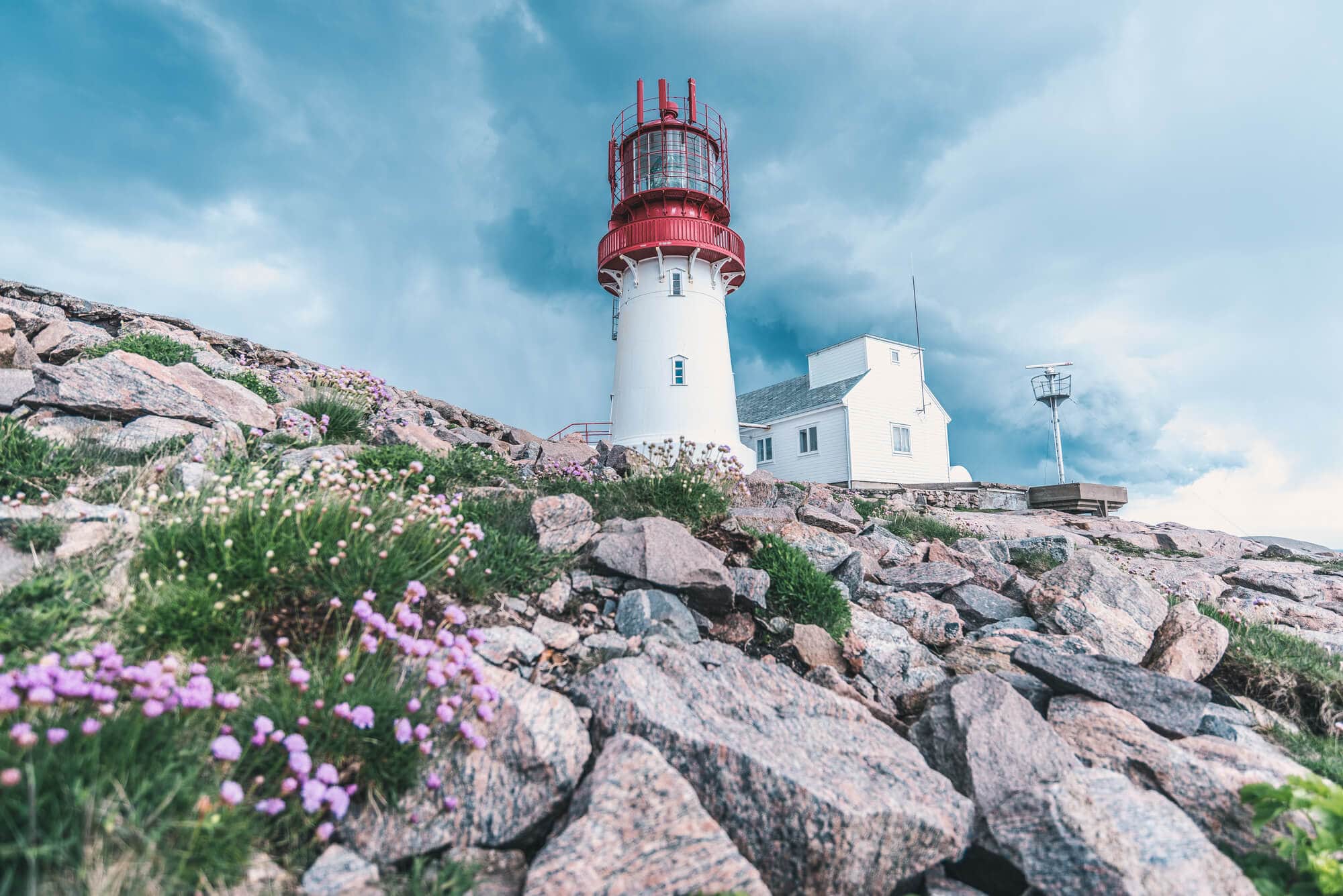 Top things to do in Norway - The picturesque Lindesnes Fyr #bucketlist #travelinspo #lindesnes #norway #Agder