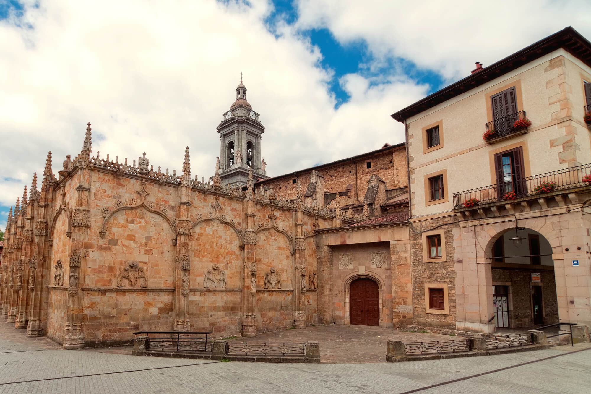 O&ntilde;ati - A beautiful hidden Medieval village ein Spain